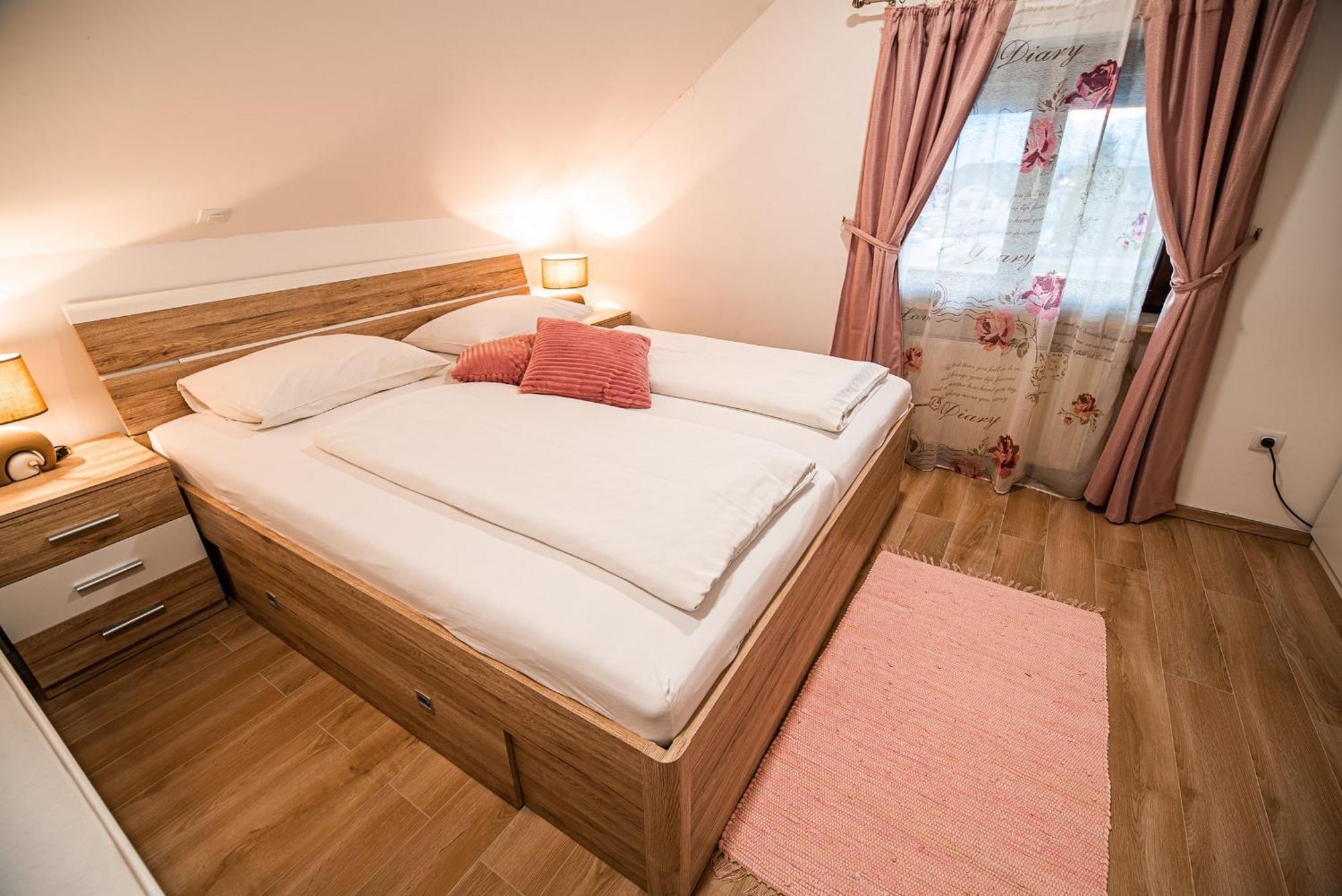 Guesthouse Leski Dvor Lesce  Chambre photo